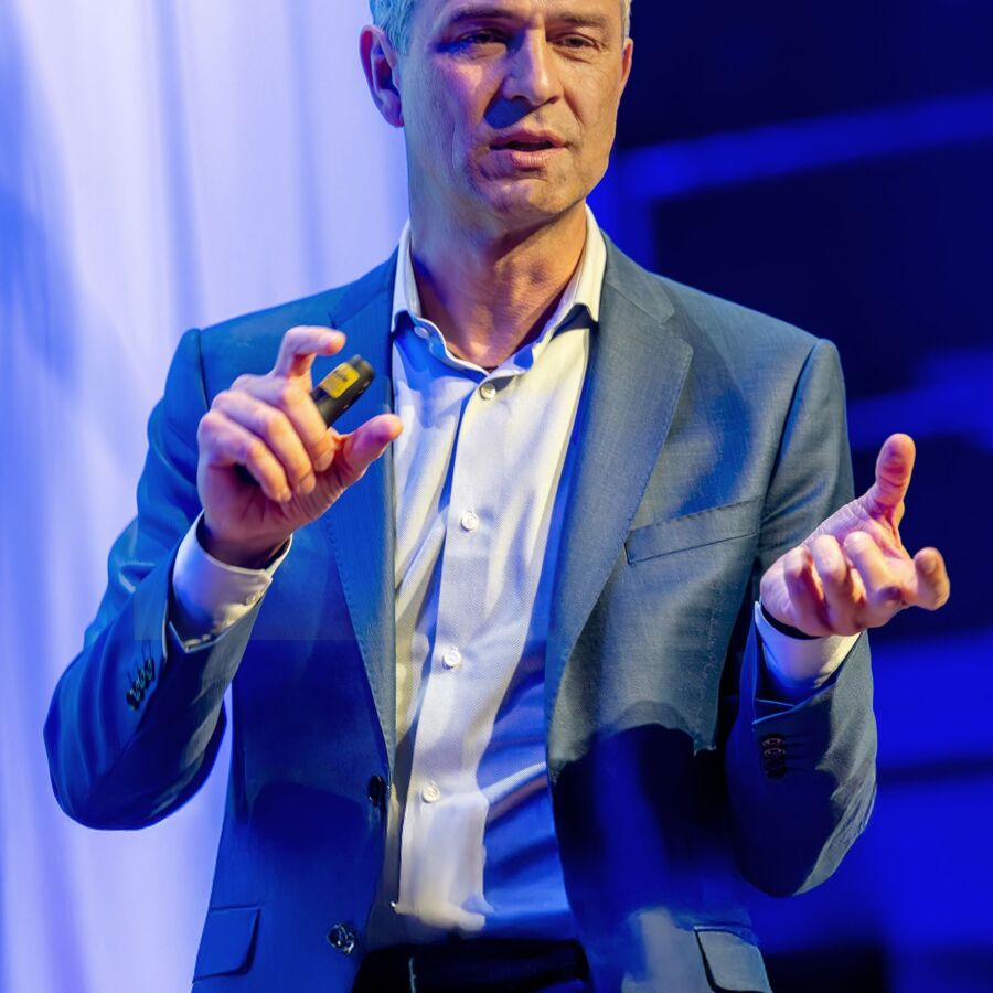 Bild: Dr. Daniele Ganser - 18. Mai 26